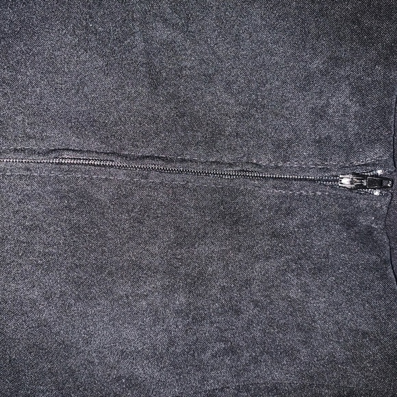 Francia’s Closet Gray Mini Skirt - Picture 3 of 4